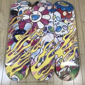 Murakami skateboard NEW  complexcon